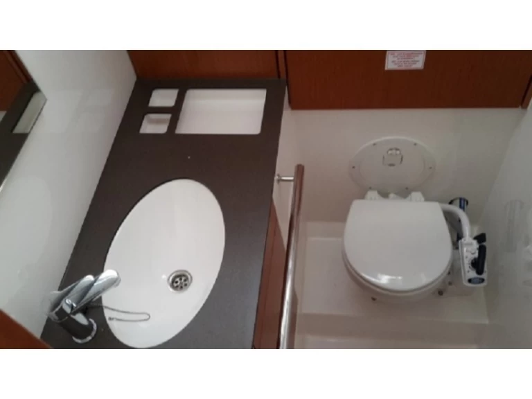 Alquiler de Bavaria Cruiser 46 en Álimos