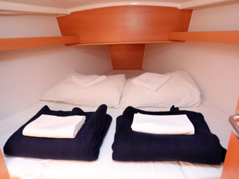 Alquiler de Velero, con o sin patrón Jeanneau Pula