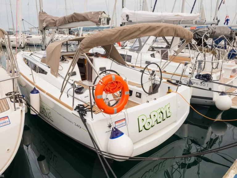 Jeanneau Sun Odyssey 349 de alquiler a Biograd na Moru