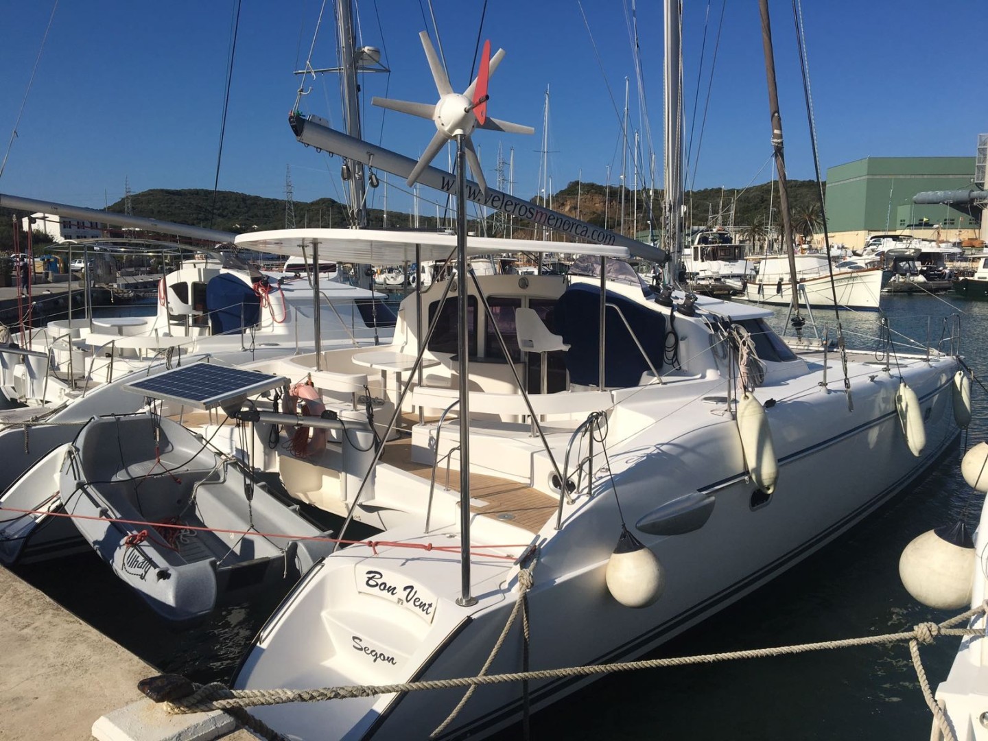 Catamarán Lavezzi Quatuor Bon Vent segon