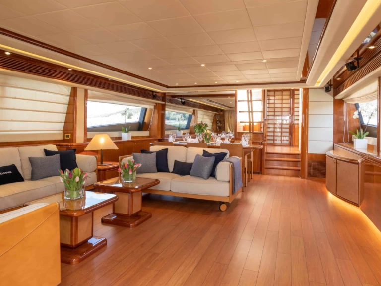 Alquiler de embarcaciones Ferretti Ferretti 880 enEllinikó en Samboat