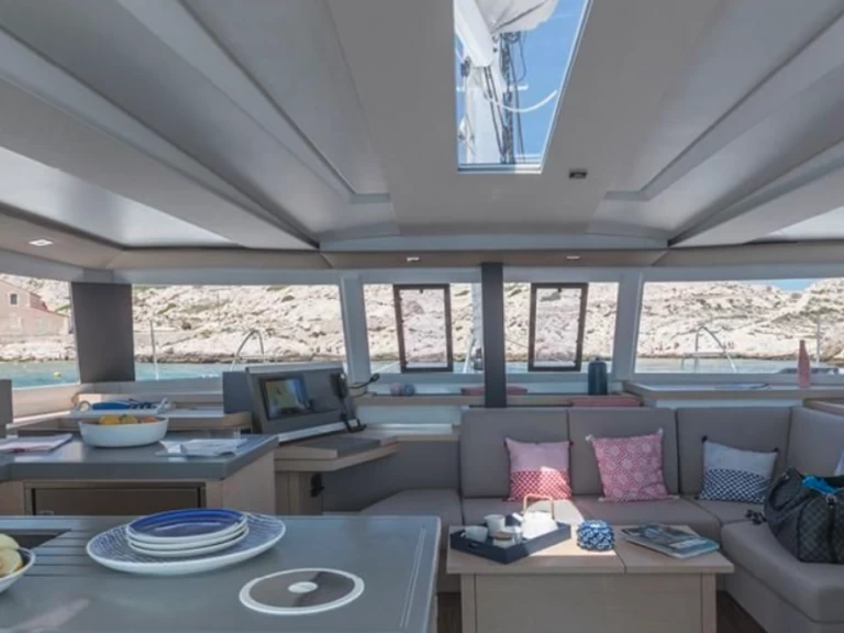 Alquiler Catamarán Fountaine Pajot con o sin  título de navegación