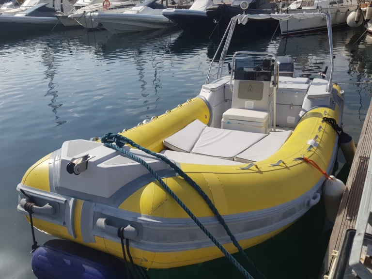 Alquiler Neumática Master con o sin  título de navegación