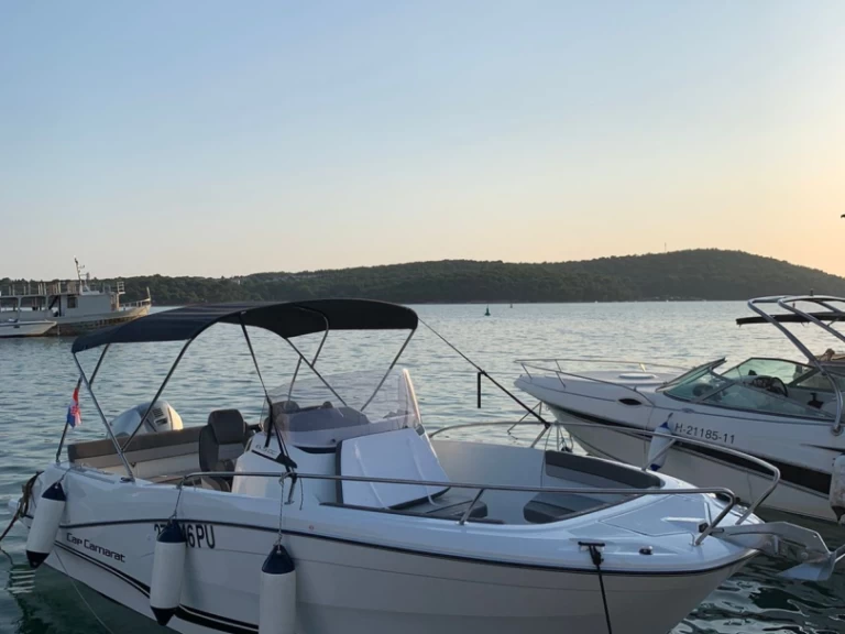 Alquiler de Lancha, con o sin patrón Jeanneau Pula