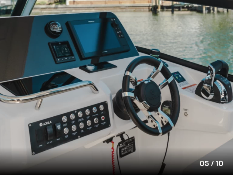 Alquiler de embarcaciones Aquila Aquila 32 Sport enDénia en Samboat