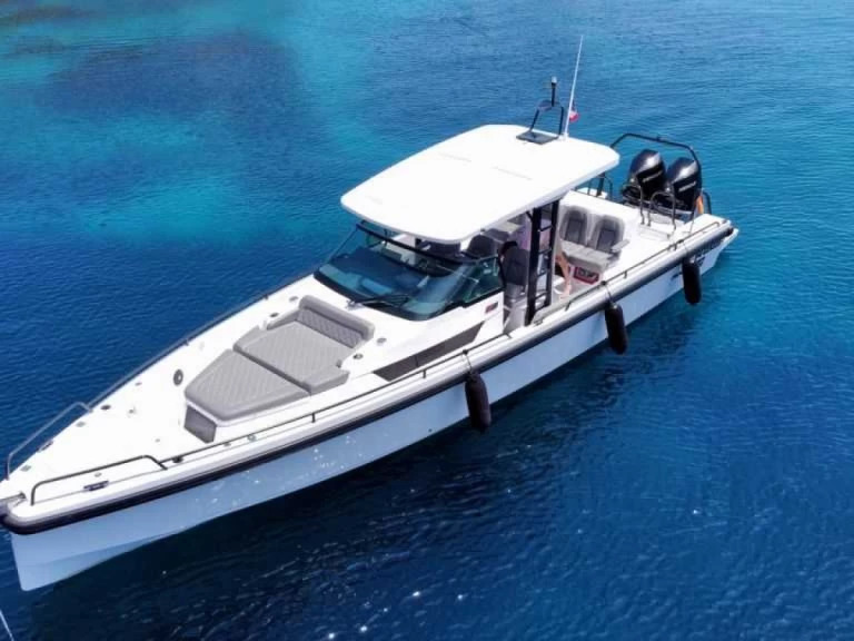 Axopar Brabus 37 de alquiler a Mahón