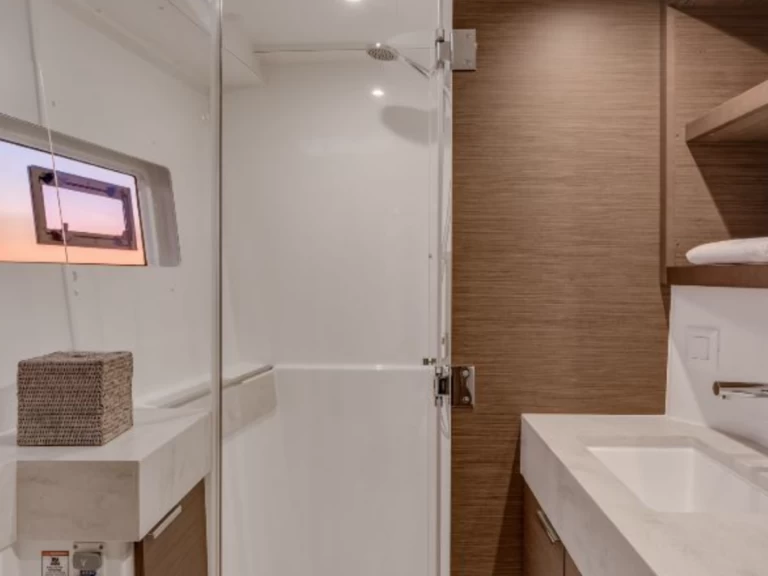 Alquiler de Lagoon Lagoon 40 en Raiatea