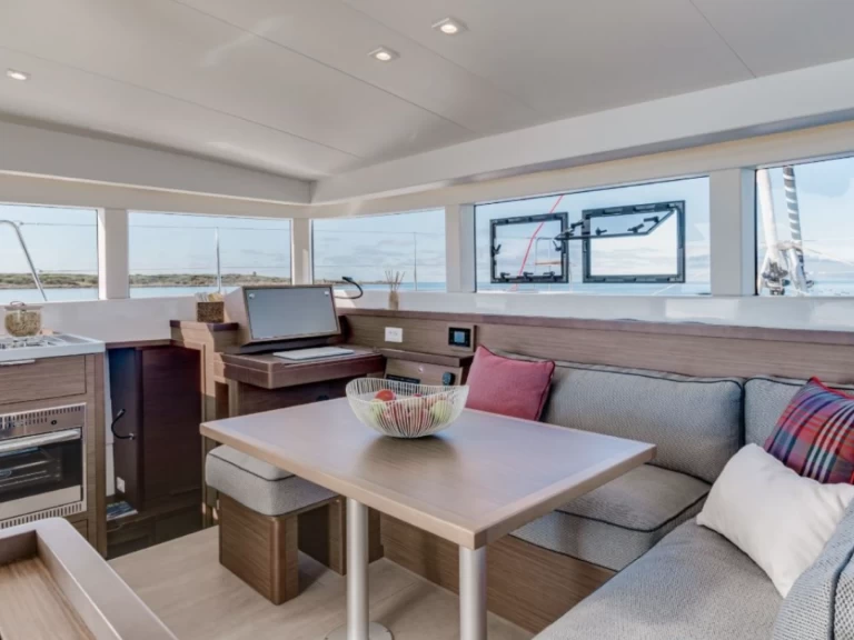 Alquiler de barcos Raiatea barato de Lagoon 40