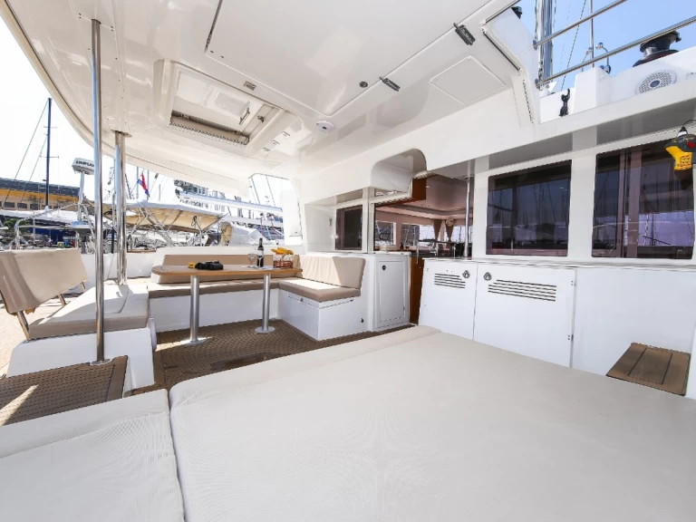 Alquiler de barcos Trogir barato de Lagoon 450 F