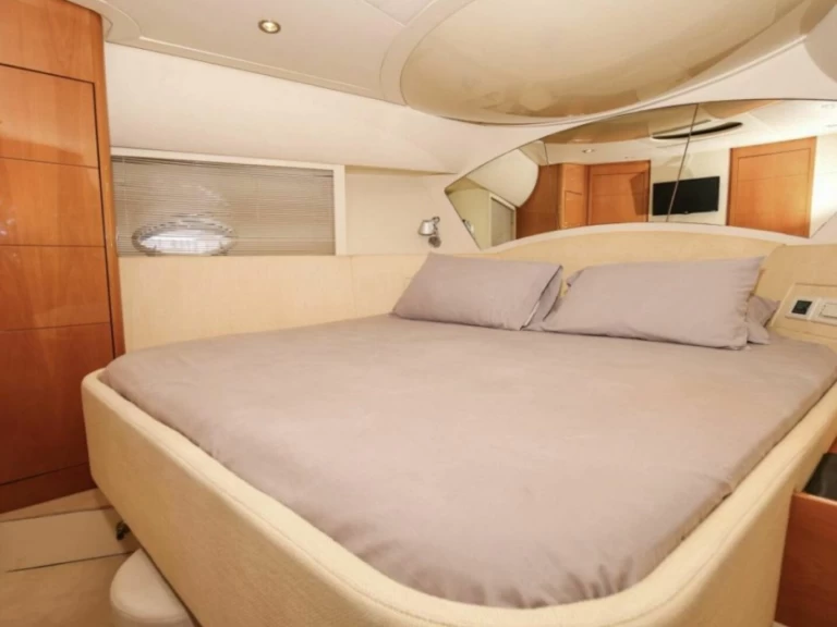 Alquiler de embarcaciones Pershing Pershing 56 Open enNueva Colombia en Samboat