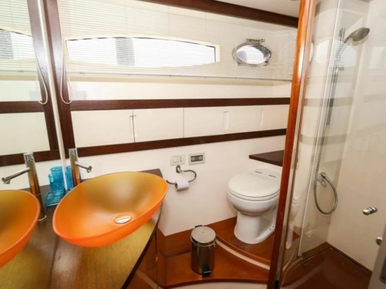 Pershing Pershing 56 Open de alquiler a Nueva Colombia