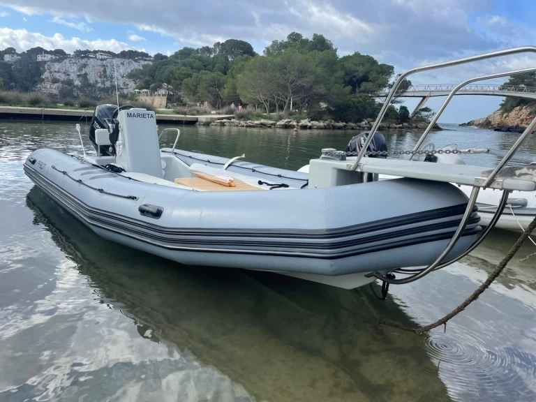 Alquiler de barcos Cala Galdana barato de Zodiac pro