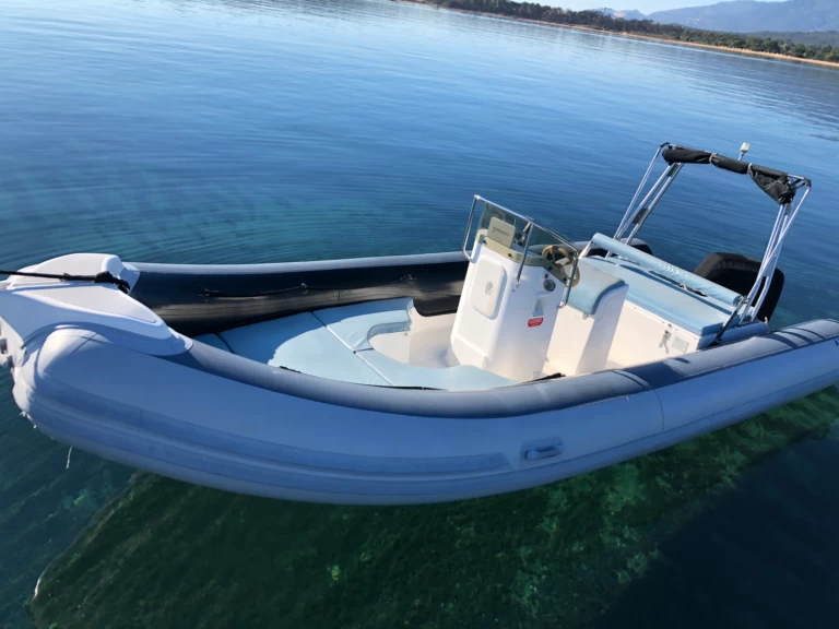 Alquiler de Master Master 660 OPEN en Porto-Vecchio