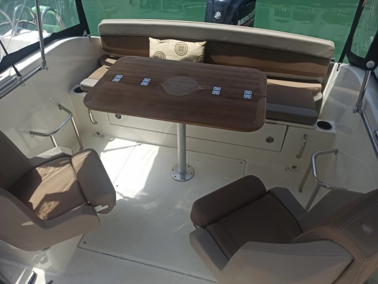 Alquiler de Quicksilver 605 CRUISER en Puerto Marina Benalmadena