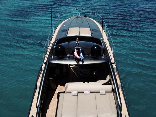 Alquiler de barcos Ornós barato de Predator 68