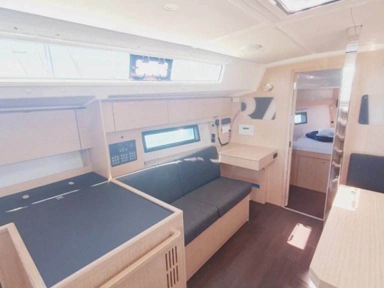 Alquiler de barcos Pula barato de Bavaria C42