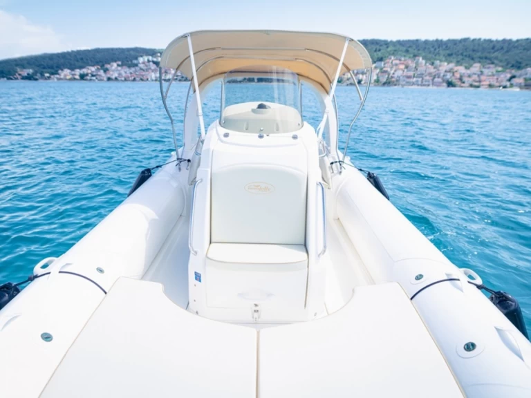 Alquiler de barcos Trogir barato de Prince 25