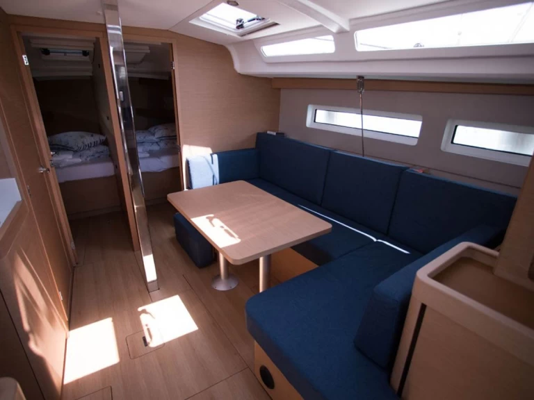 Alquiler Velero Jeanneau con o sin  título de navegación