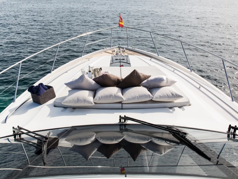 Alquiler Yate de lujo Princess con o sin  título de navegación