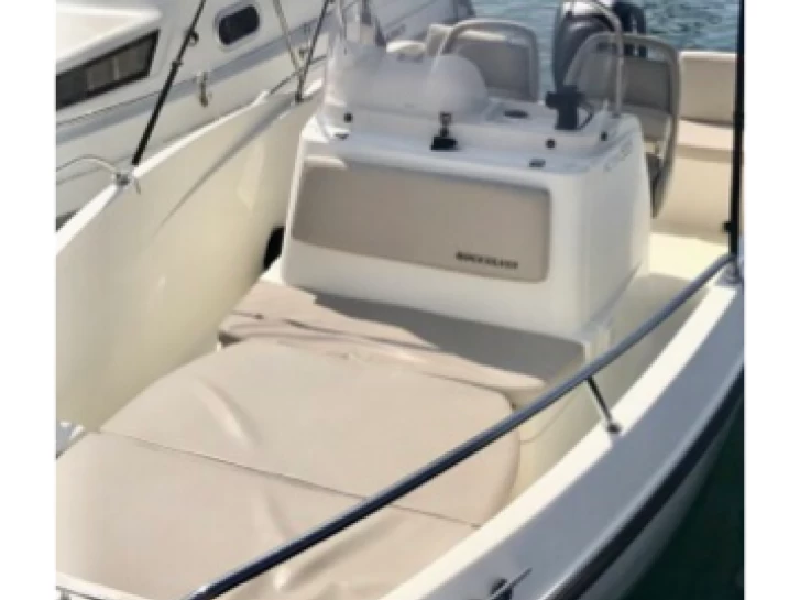 Alquiler de embarcaciones Quicksilver Activ 555 Open enMarsella en Samboat