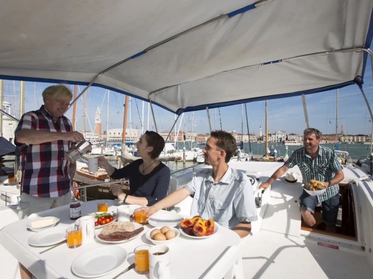 Alquiler de Houseboat Holidays Italia Minuetto 6+ en Casale sul Sile