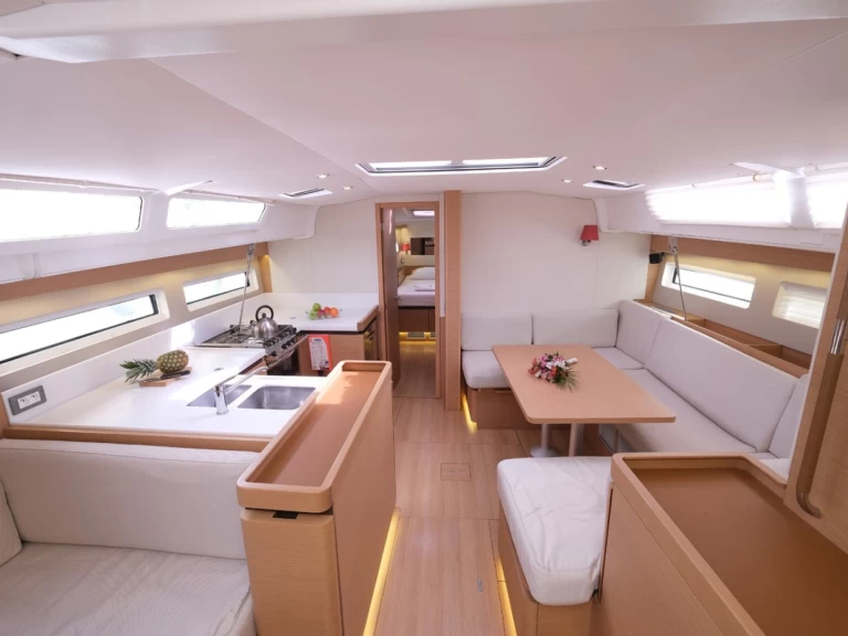 Alquiler Velero Jeanneau con o sin  título de navegación