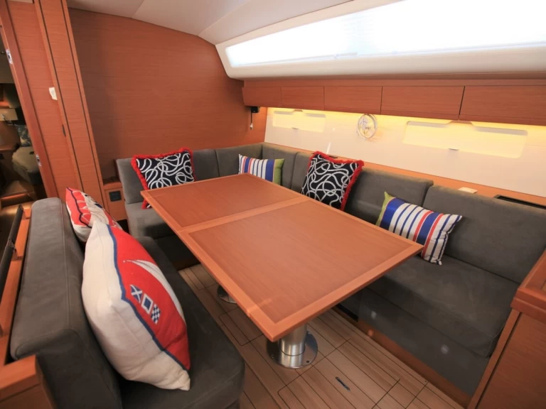 Alquiler de Jeanneau Jeanneau 54 en Road Town