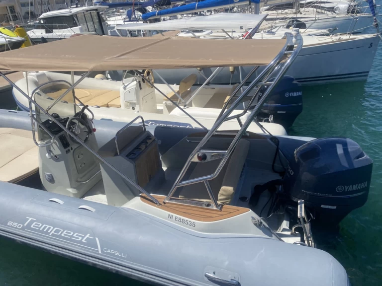 Alquiler Neumática en Fréjus - Capelli Tempest 650