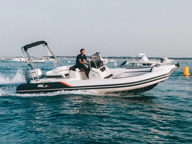 Alquiler de barcos Grand Piquey barato de BSC 65