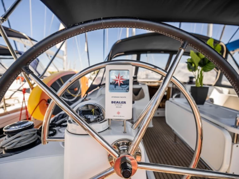 Alquiler de Jeanneau Sun Odyssey 519 en Álimos