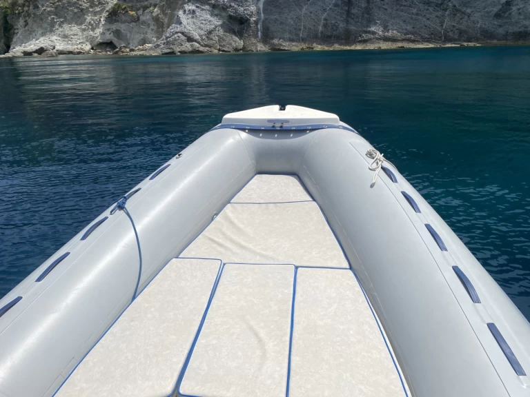 Alquiler Neumática Bwa con o sin  título de navegación