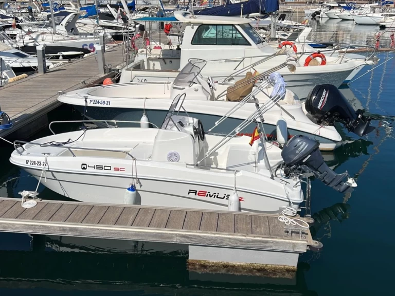 Alquiler de barcos Alicante barato de Remus 450 open