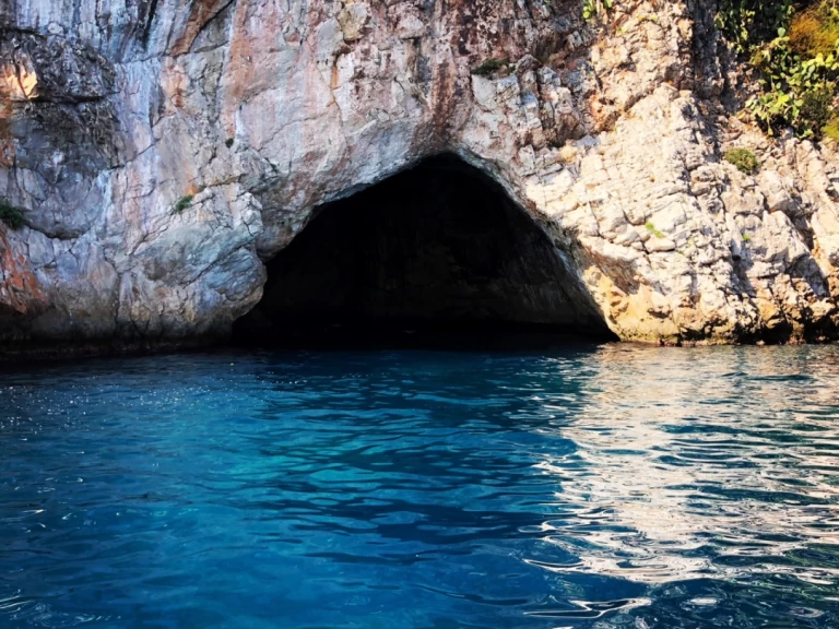 Cranchi Zaffiro 28 de alquiler a Menton