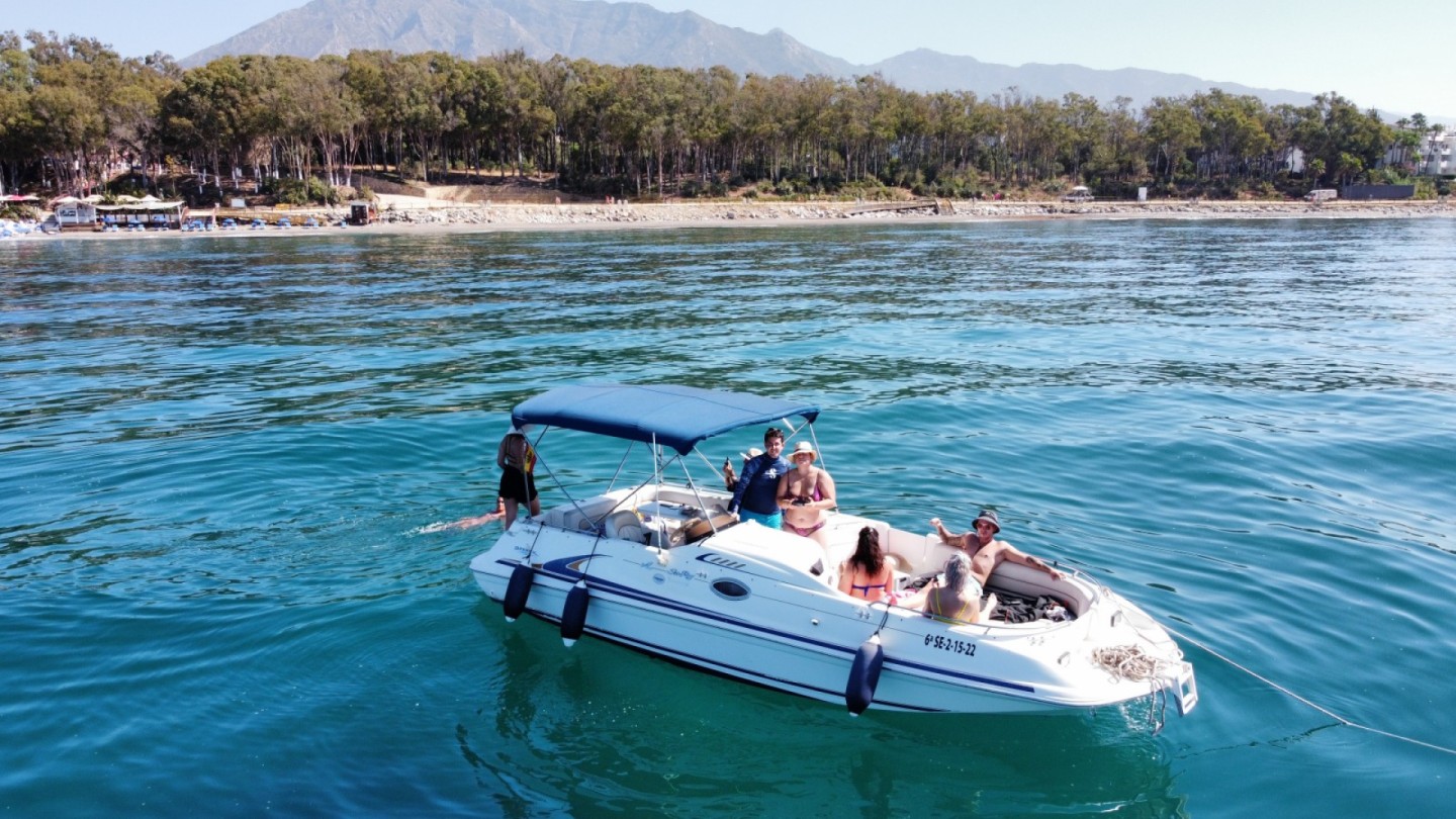 Alquiler de barcos Marbella barato de Sea Ray 240 Sundeck