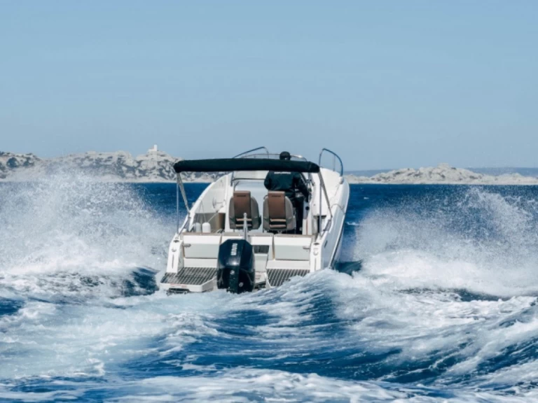 Alquiler de Quicksilver Activ 755 Open en Marsella