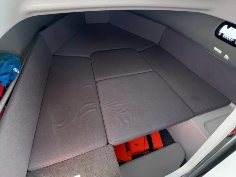 Alquiler Lancha Karnic con o sin  título de navegación