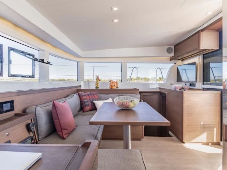 Alquiler Catamarán Lagoon con o sin  título de navegación