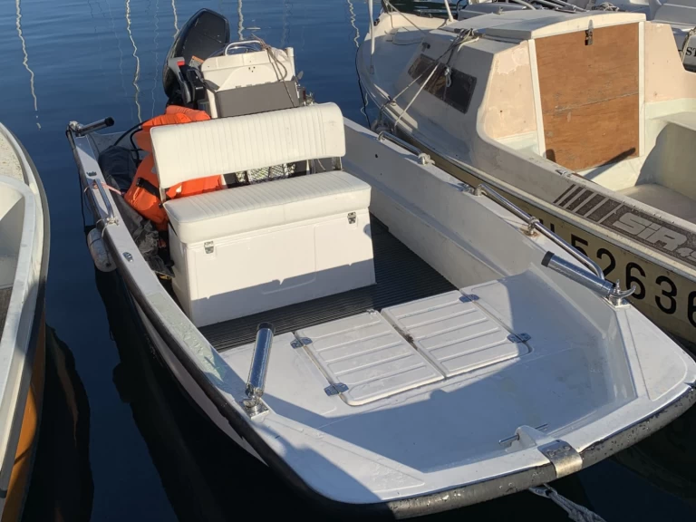Alquiler de embarcaciones Jullien Challenger 13 enGolfe-Juan en Samboat