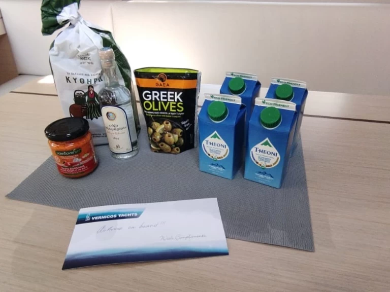 Alquiler de embarcaciones Bénéteau Oceanis 40.1 enLávrio en Samboat