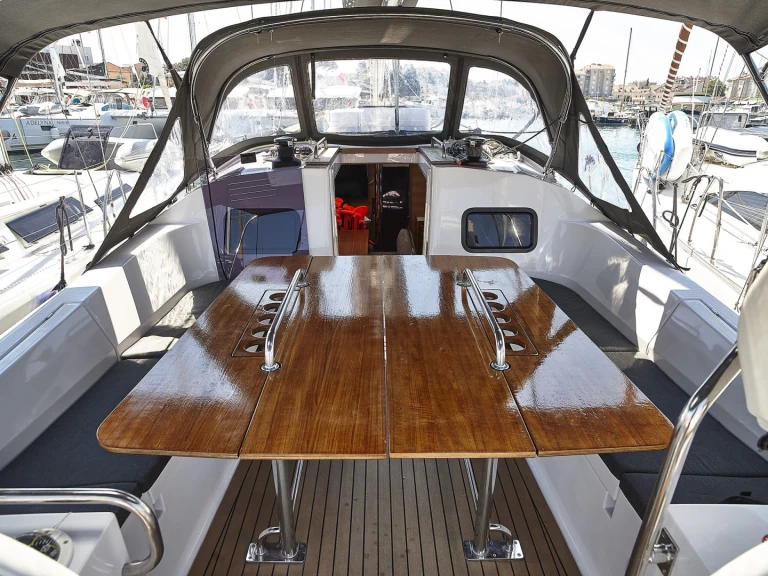 Alquiler de Elan Impression 45.1 en Biograd na Moru