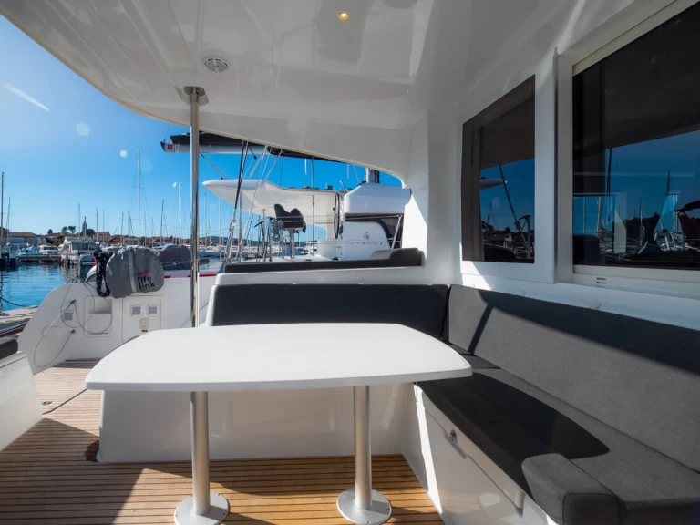 Lagoon Lagoon 40 de alquiler a Biograd na Moru