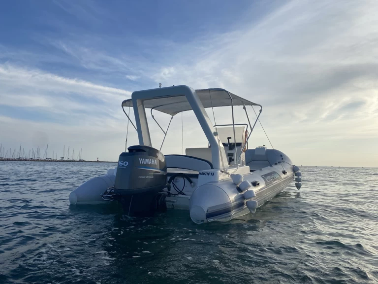 Alquiler de embarcaciones Capelli Capelli 625 enPort-Camargue en Samboat