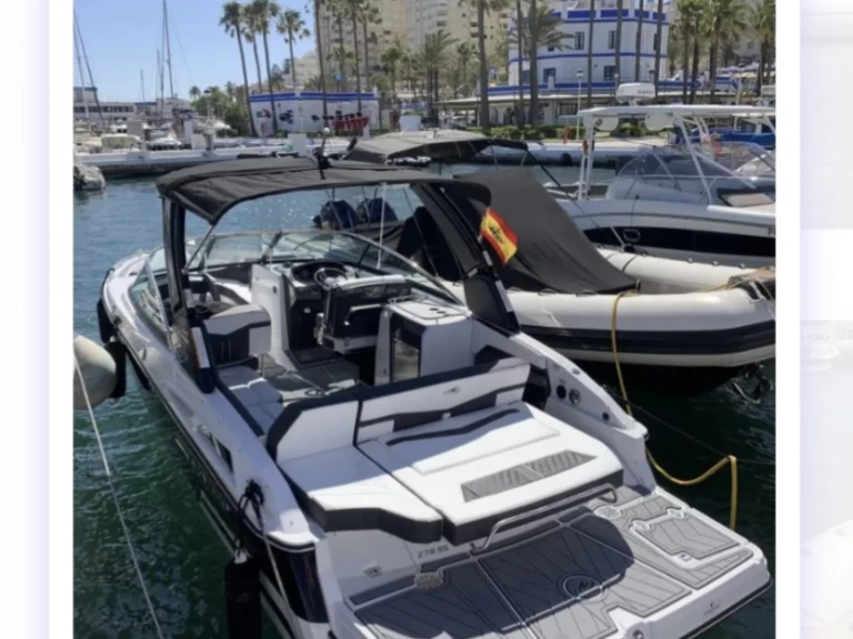 Alquiler de barcos Puerto Sotogrande barato de Monterey 278SS