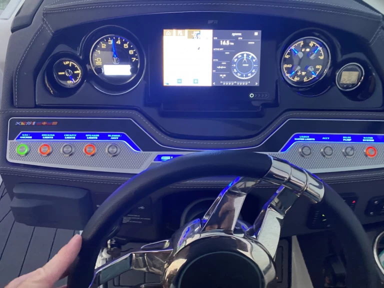 Alquiler de Lancha, con o sin patrón Monterey Puerto Sotogrande