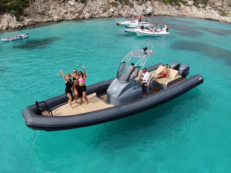 Alquiler de Neumática, con o sin patrón Sea Water Cannigione