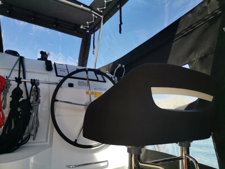 Alquiler de Catamarán, con o sin patrón Lagoon Trogir