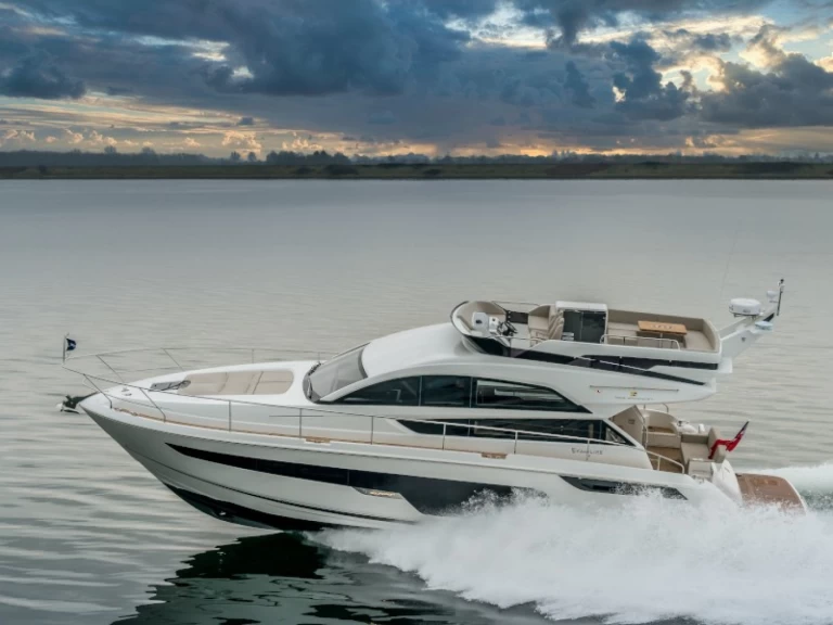 Alquiler de embarcaciones Fairline Fairline Squadron 50 enSeget Donji en Samboat