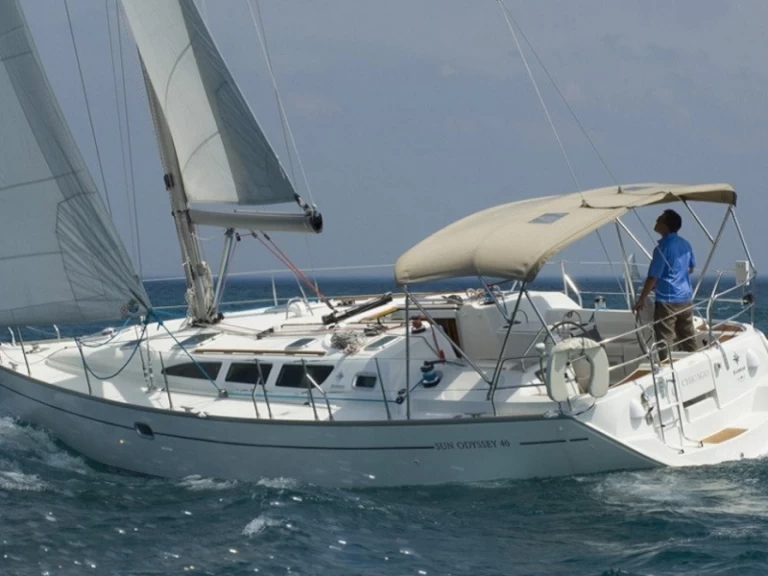 Alquiler de Jeanneau Sun Odyssey 40 en Kallithea