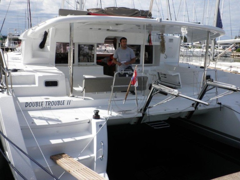 Alquiler de Catamarán, con o sin patrón Lagoon Sukošan