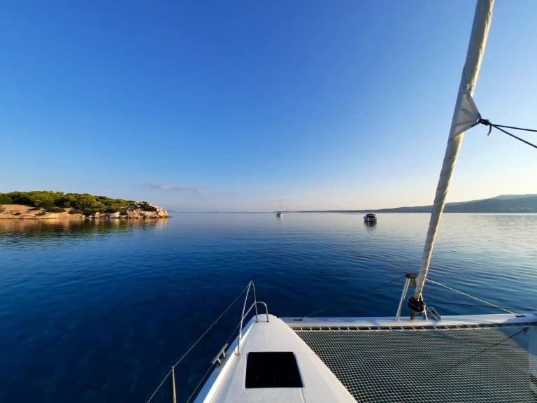 Catamarán para alquilar Álimos al mejor precio